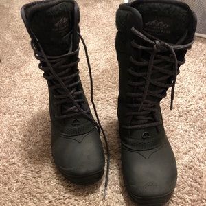 NorthFace Mid Boots